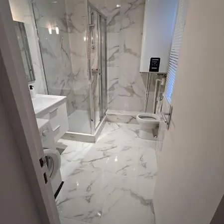 Appartamento La Campagne A Deux Pieces 42m2 Parigi